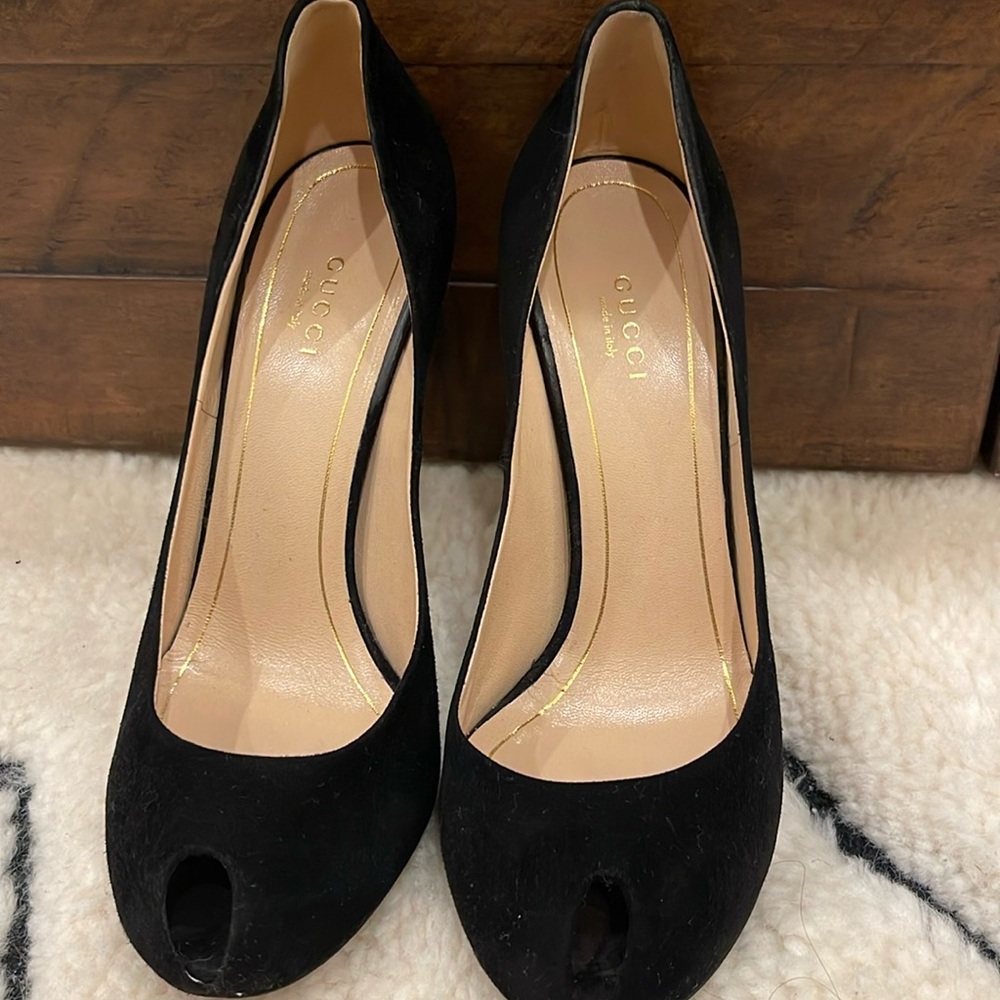 SOLD Gucci Black Suede Gold Mirror High Heels Pumps AUTHENTIC
